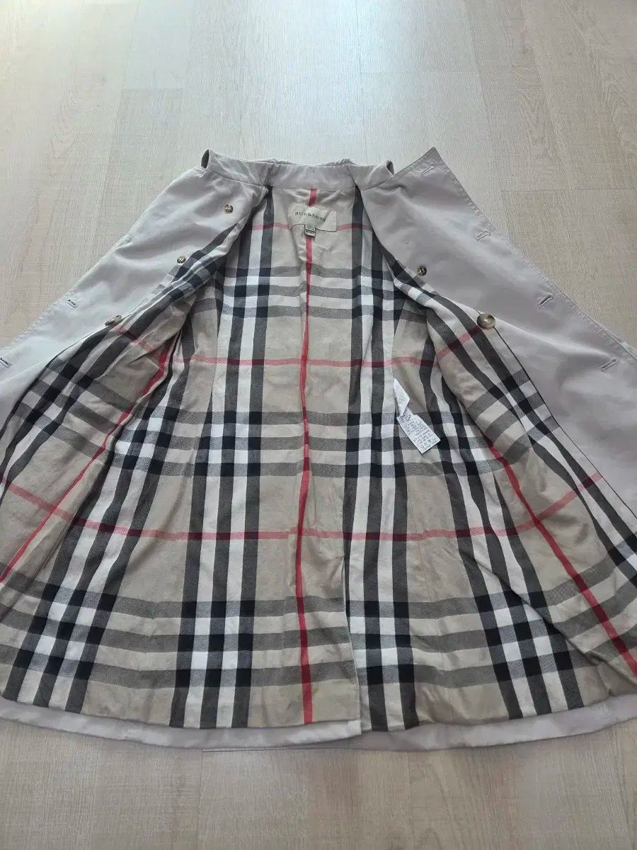 8 Y バーバリーキッズ レンチコート