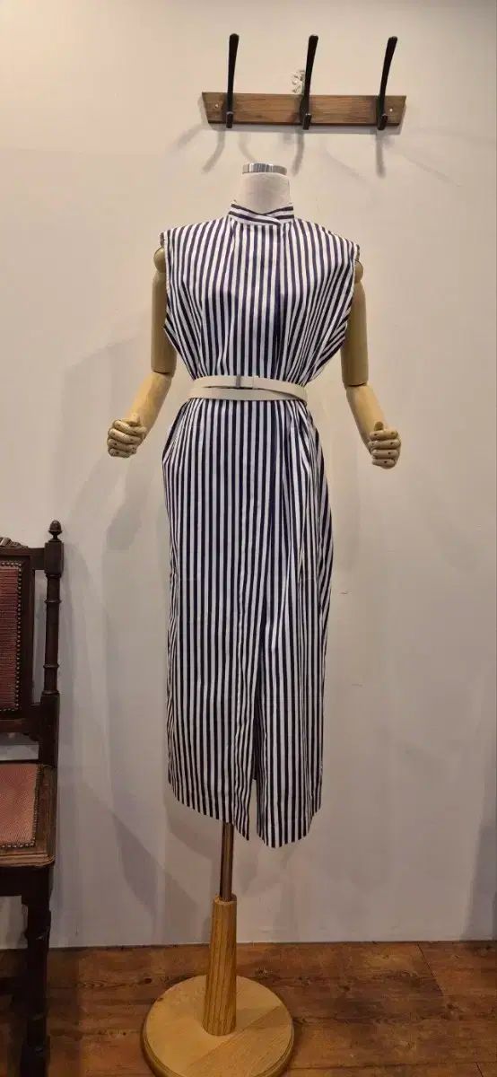 the CASHMERE フリー ストライプ ノースリーブ ワンピース