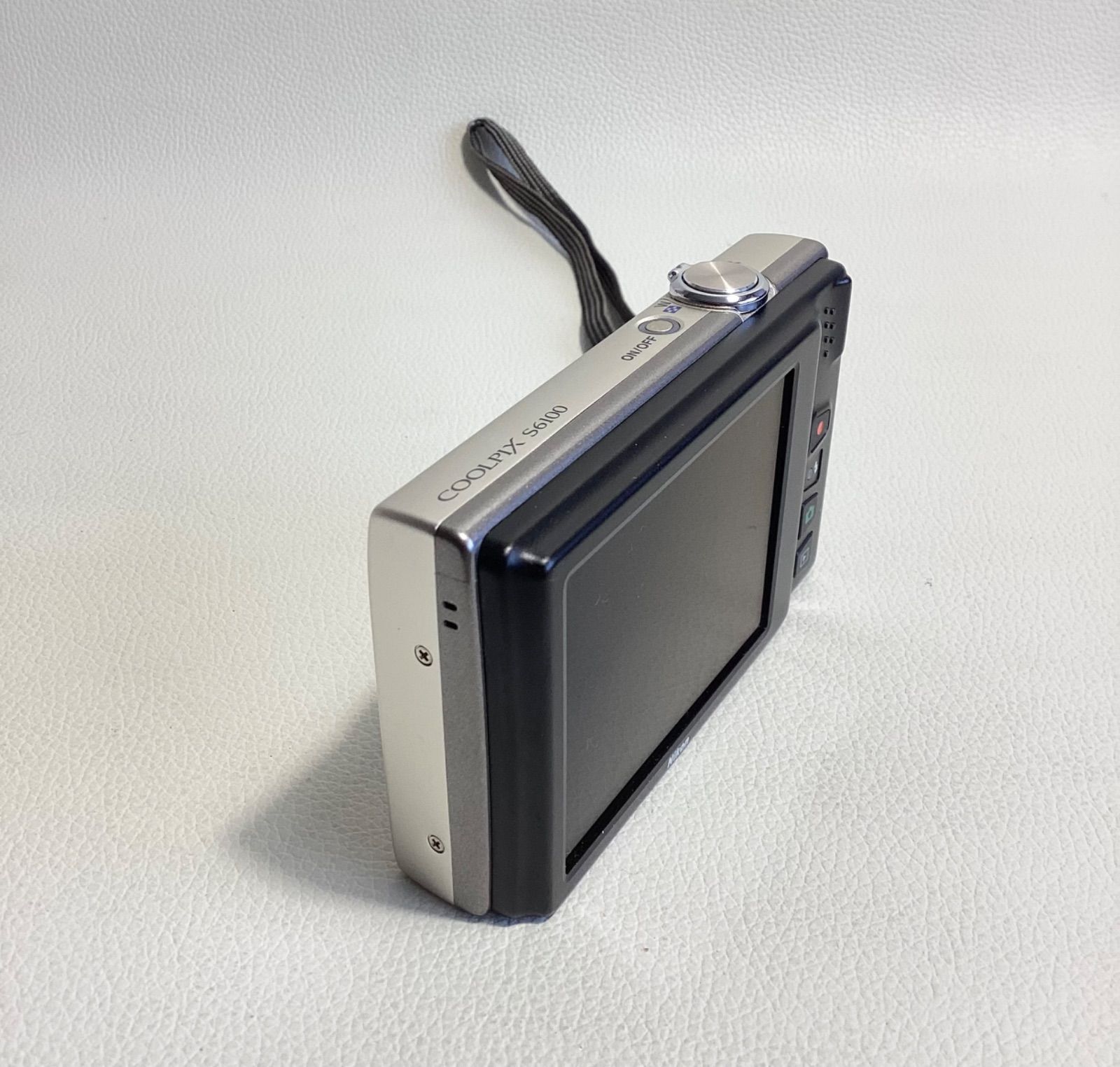 美品】NikonデジタルカメラCOOLPIX S6100 シャンパンシルバー