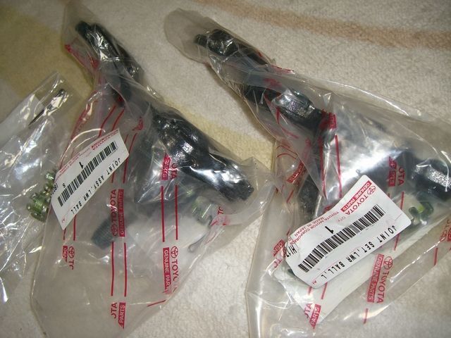 トヨタ 純正 アルテッツァ レクサス ロア ボールジョイント 新品未使用 トヨタ 純正 アルテッツァ ロアボールジョイント 左右