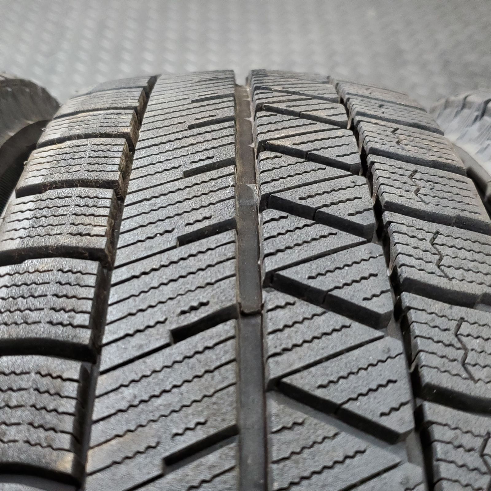 スタッドレスタイヤ 1053R