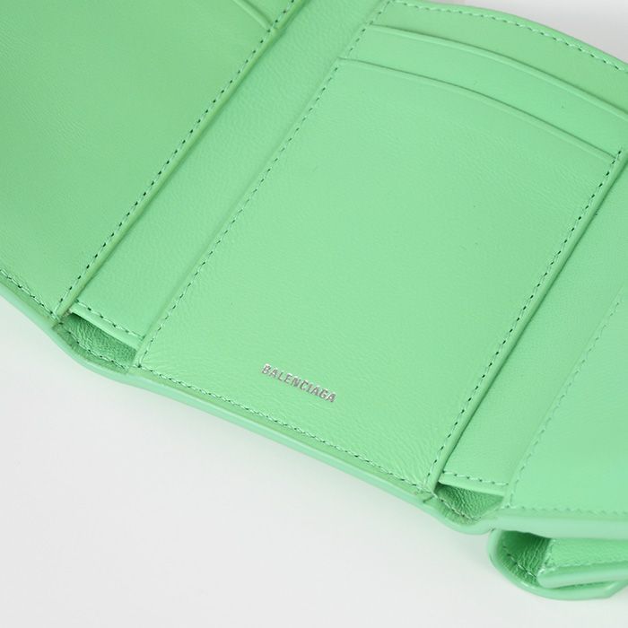 BALENCIAGA 三つ折り財布 グリーン エンベロープ コンパクトウォレット BALENCIAGA(バレンシアガ) 折りたたみ財布(レディース) - 海外