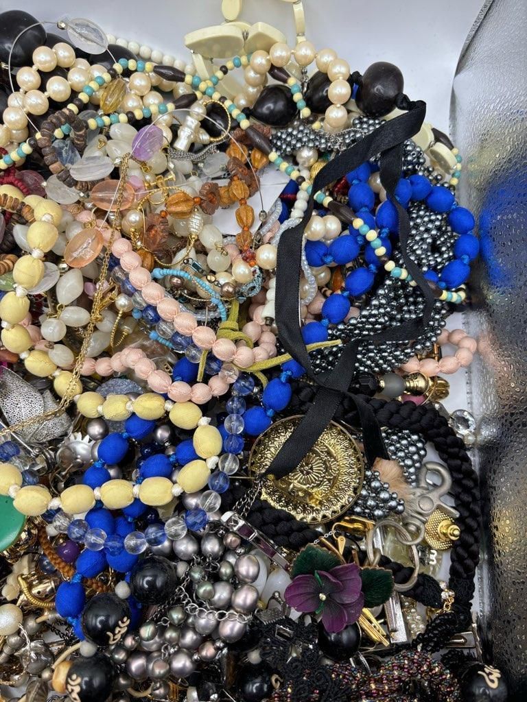 5kg イミテーション　まとめ　アクセサリー　メッキ　パール　お宝　③　遺品 5kg イミテーション まとめ アクセサリー メッキ パール お宝 ⑥