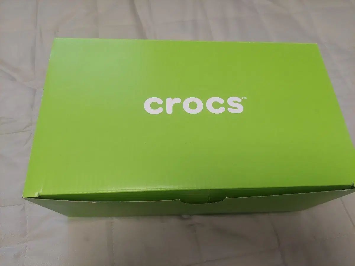 crocs