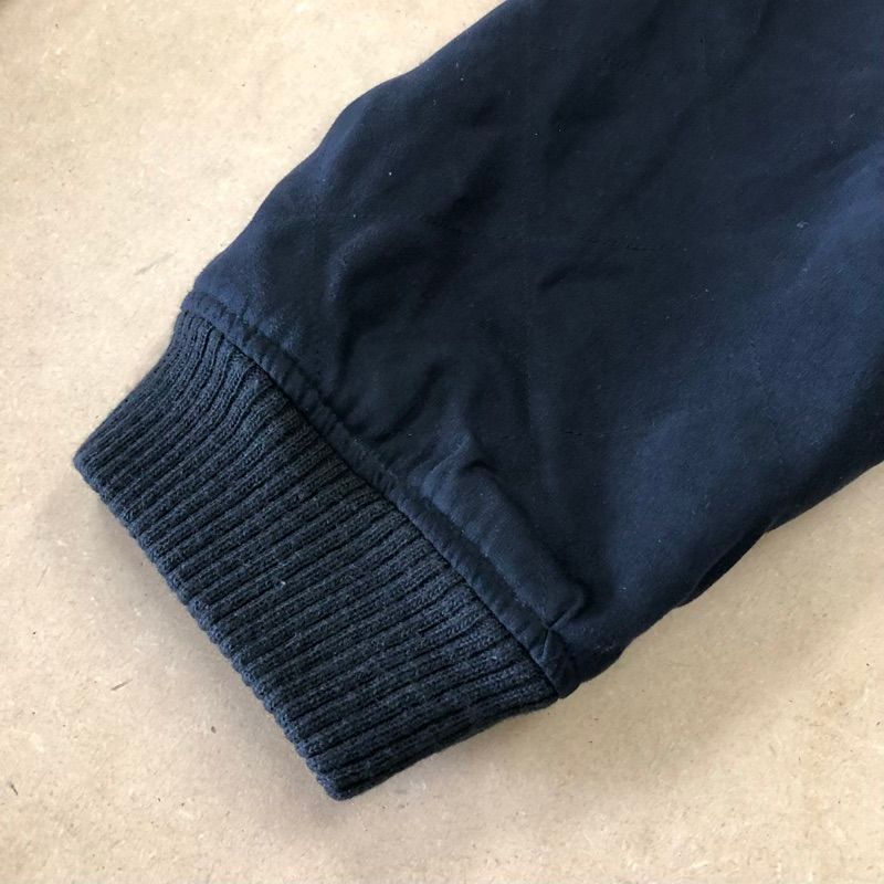 ロゴ刺繡付き ブラック