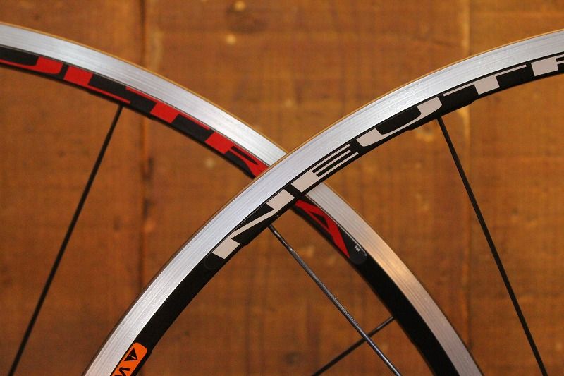 カンパニョーロ　ニュートロンウルトラ 15c クリンチャー カンパニョーロ CAMPAGNOLO ニュートロン ウルトラ NEUTRON