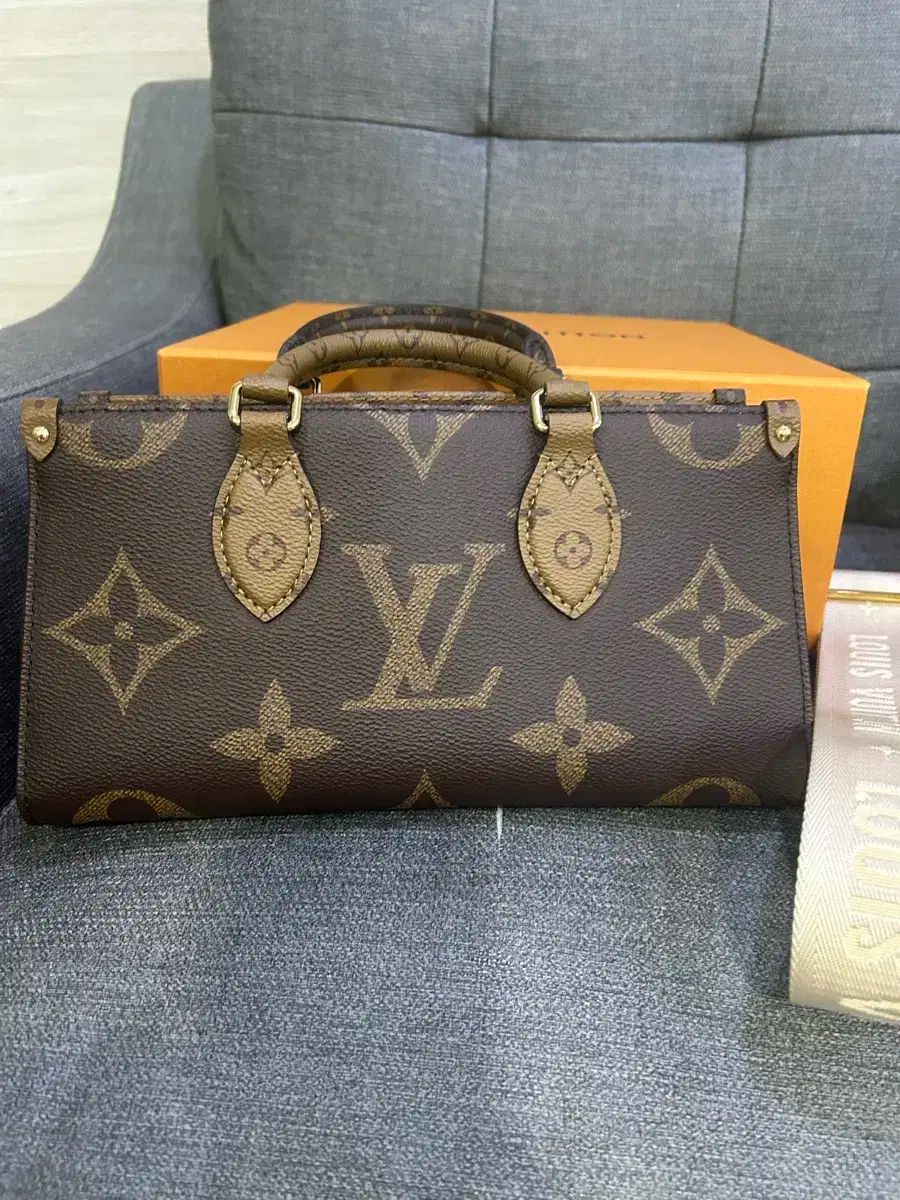 正規品★LOUIS VUITTON オンザゴー イースト ウエスト オンザゴー EW バイカラー モノグラム・アンプラント レザー