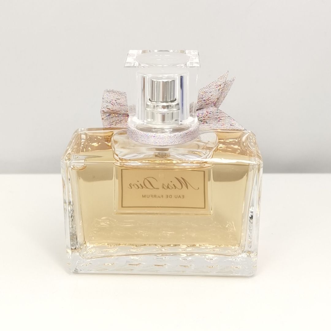 Dior W