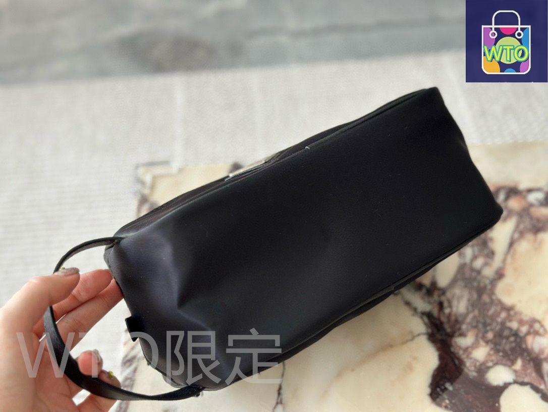 プラダ　ポーチ PRADA - プラダ ナイロン ポーチ トライアングルロゴ ピンク