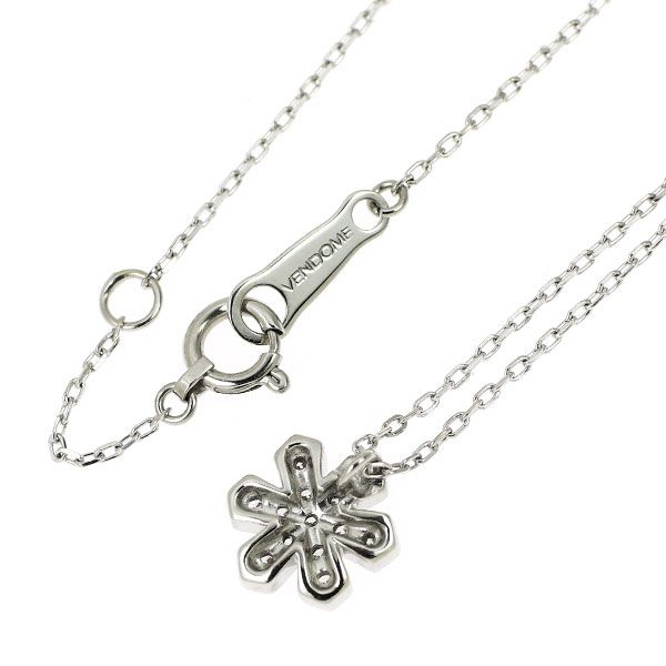 ヴァンドーム青山雪の結晶ダイヤモンドリングとペンダント