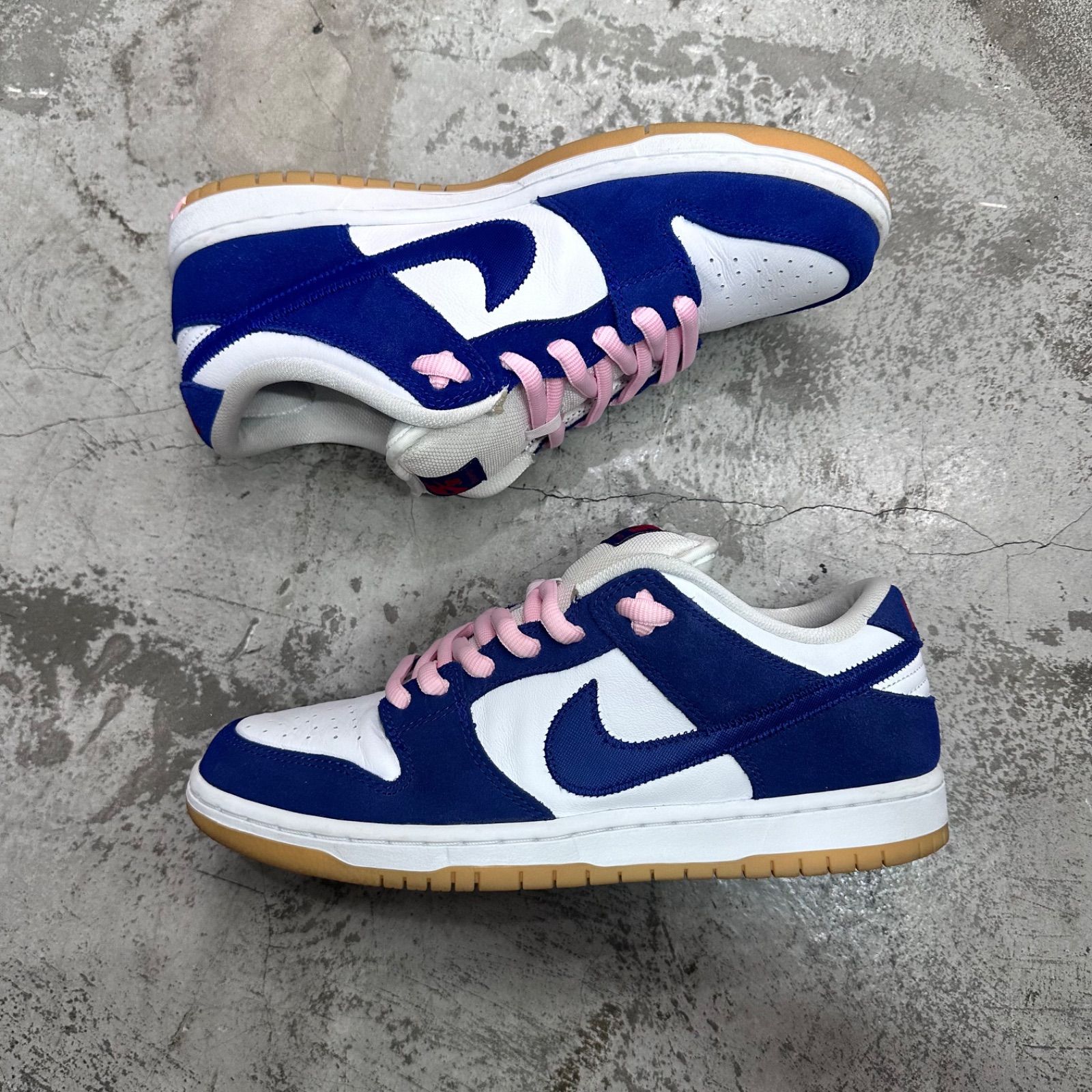 NIKE SB Dunk Low 