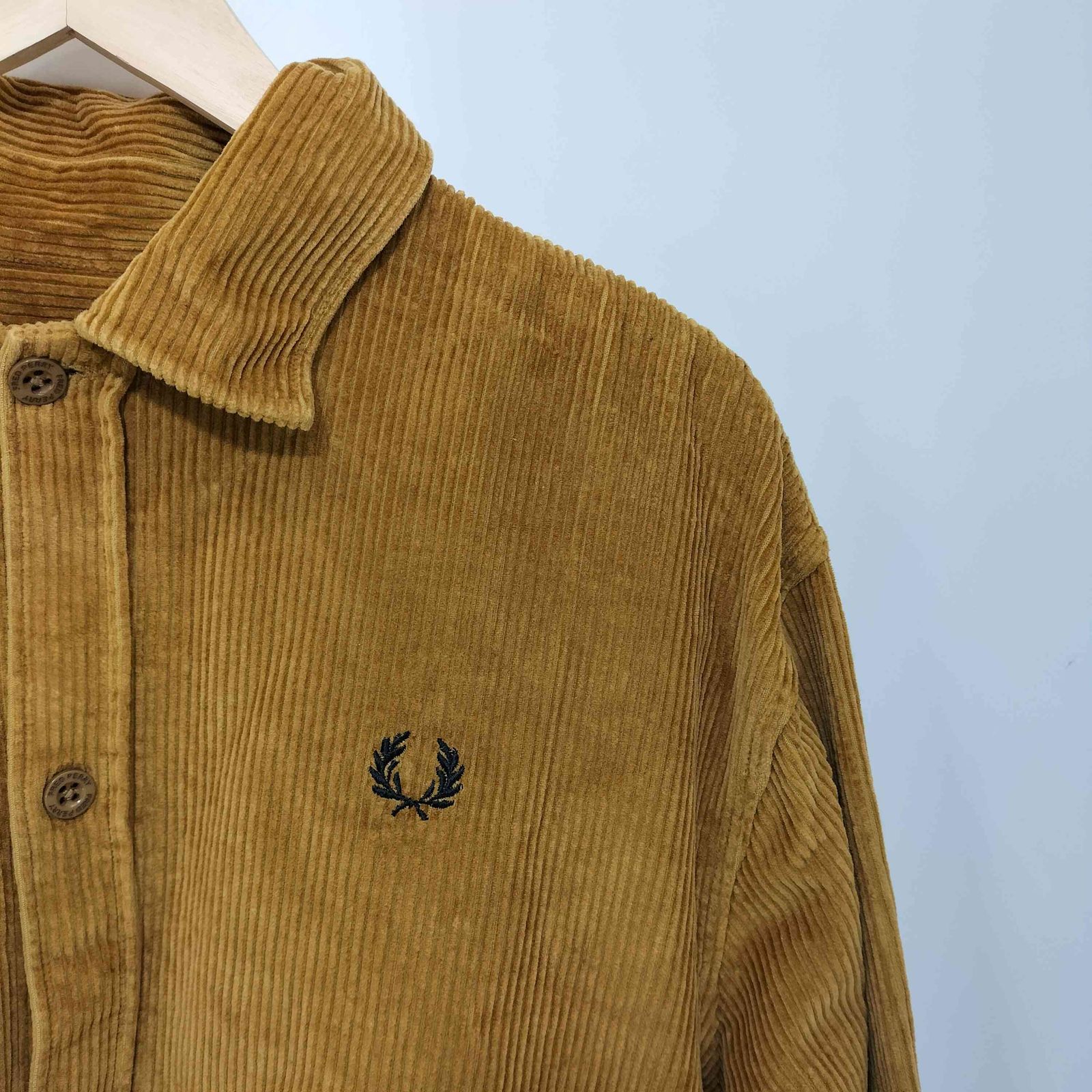 フレッドペリー FRED PERRY ワンポイント刺繍 コーデュロイ