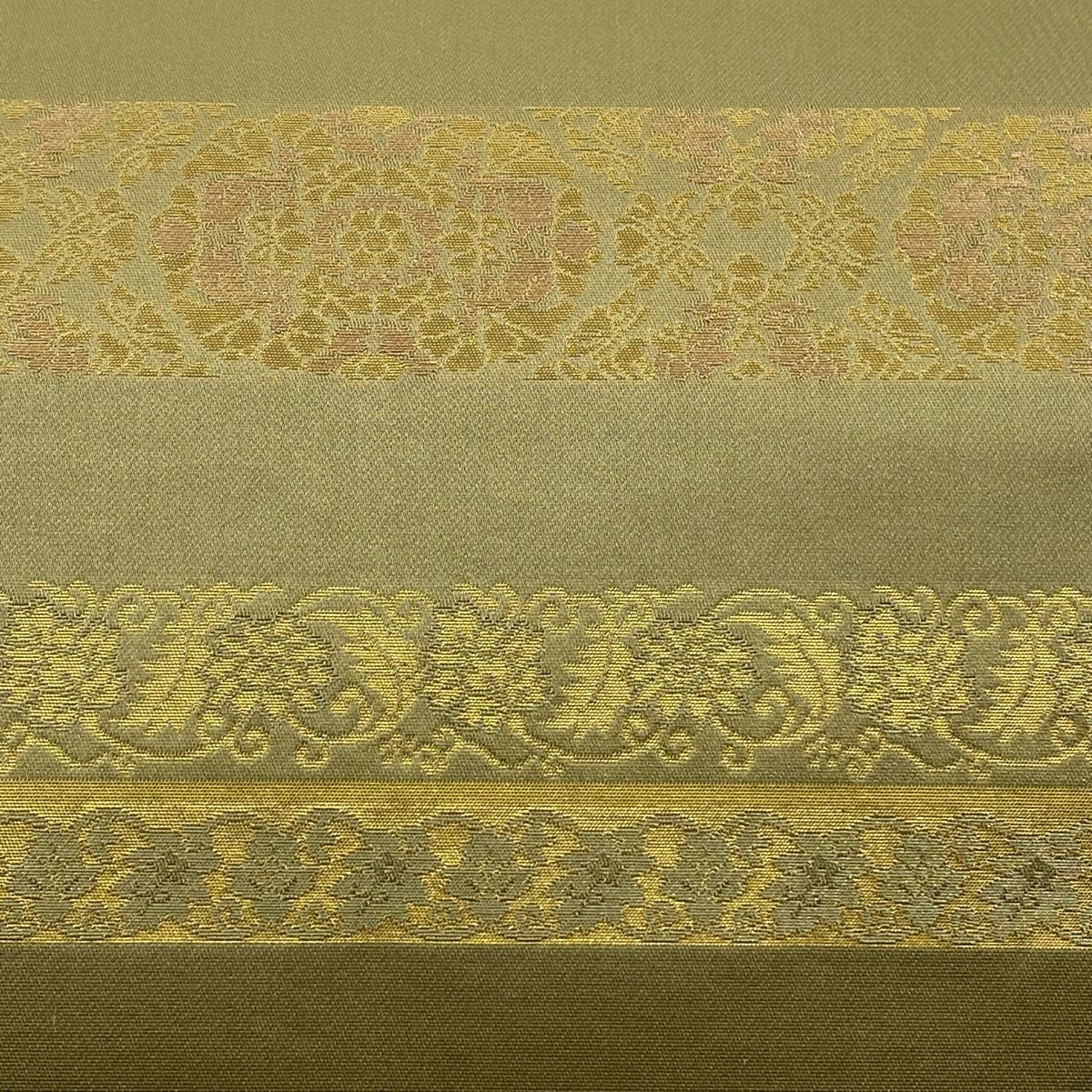 袋帯 秀品 草木染 本金箔 段縞 花唐草 箔 鶯色 お太鼓柄 正絹