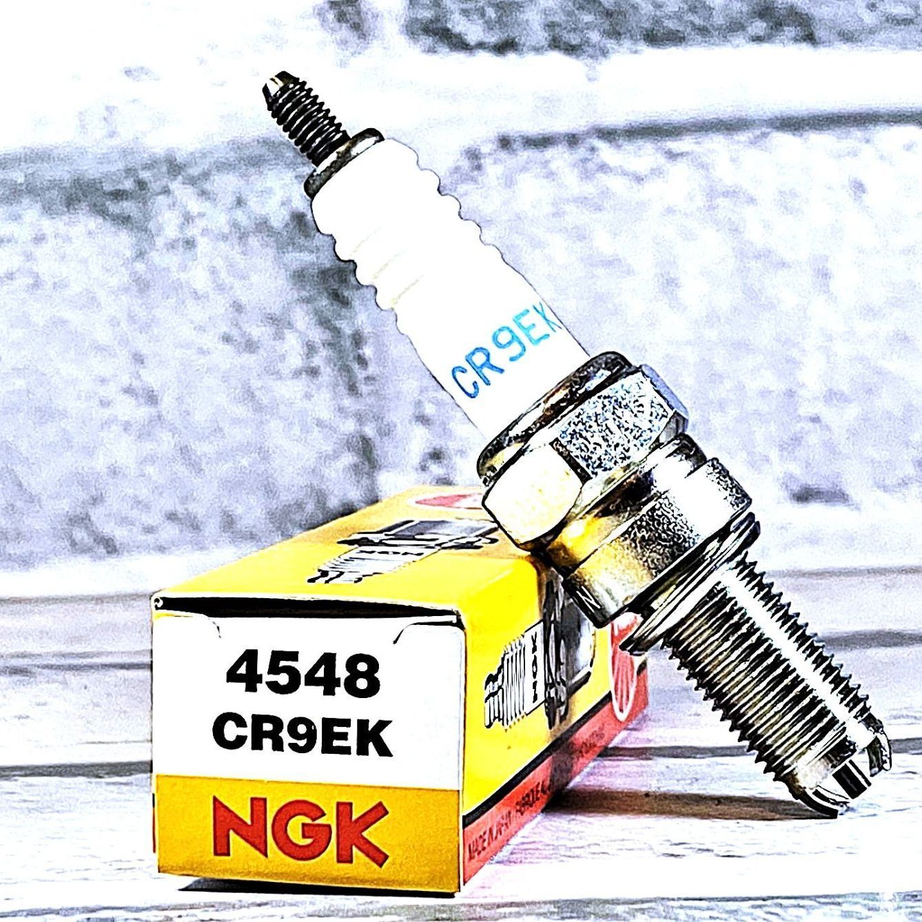 つき NGK CR9EK (4548) 新品 送料込 カワサキ ZRX1100/2 ('96.12-'00