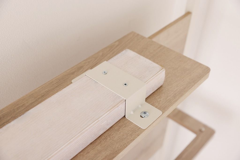 幅約68.1×奥行約30.4×高さ約208.5〜278.4cm 覗ける透明板