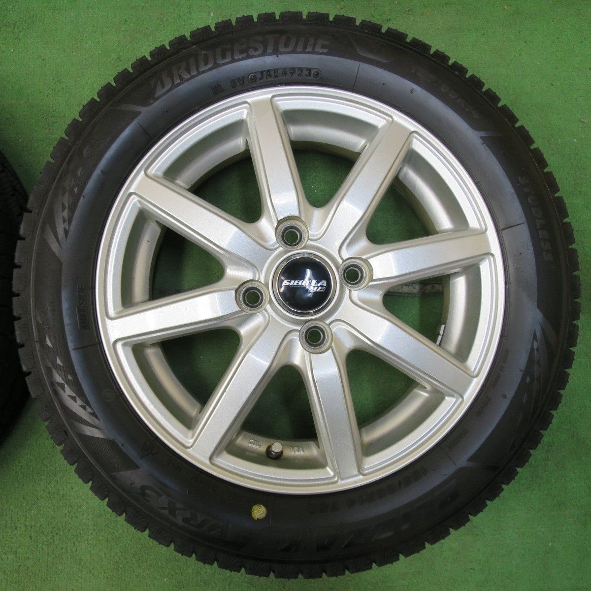 バリ溝!23年!キレイ!9.5分以上☆スタッドレス 155/65R14 バリ溝!23年!キレイ!9.5分以上☆スタッドレス 155/65R14