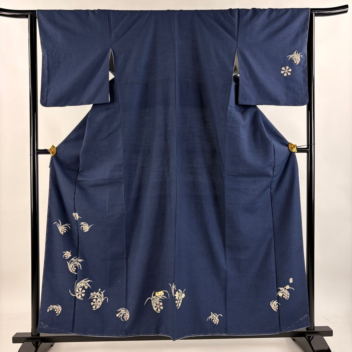付下げ 身丈158.5cm 裄丈64cm M 袷 紬地 草花 紺色 正絹 秀品