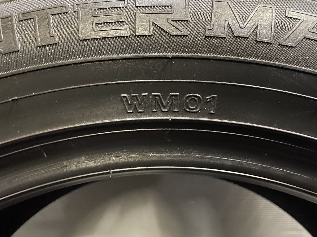 新品 DUNLOP WINTER MAXX WM01 225/55R17 17インチ スタッドレス 1本
