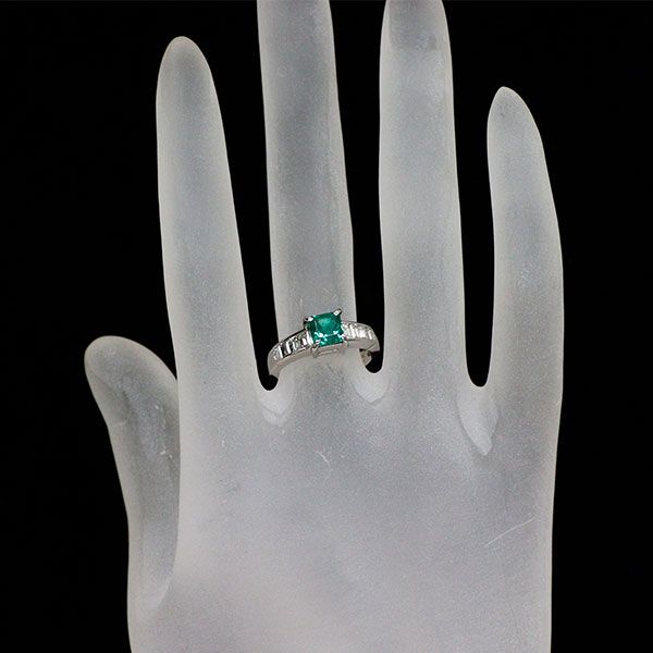 Pt900 コロンビア産 エメラルド ダイヤモンド リング 0.80ct D0.51ct  