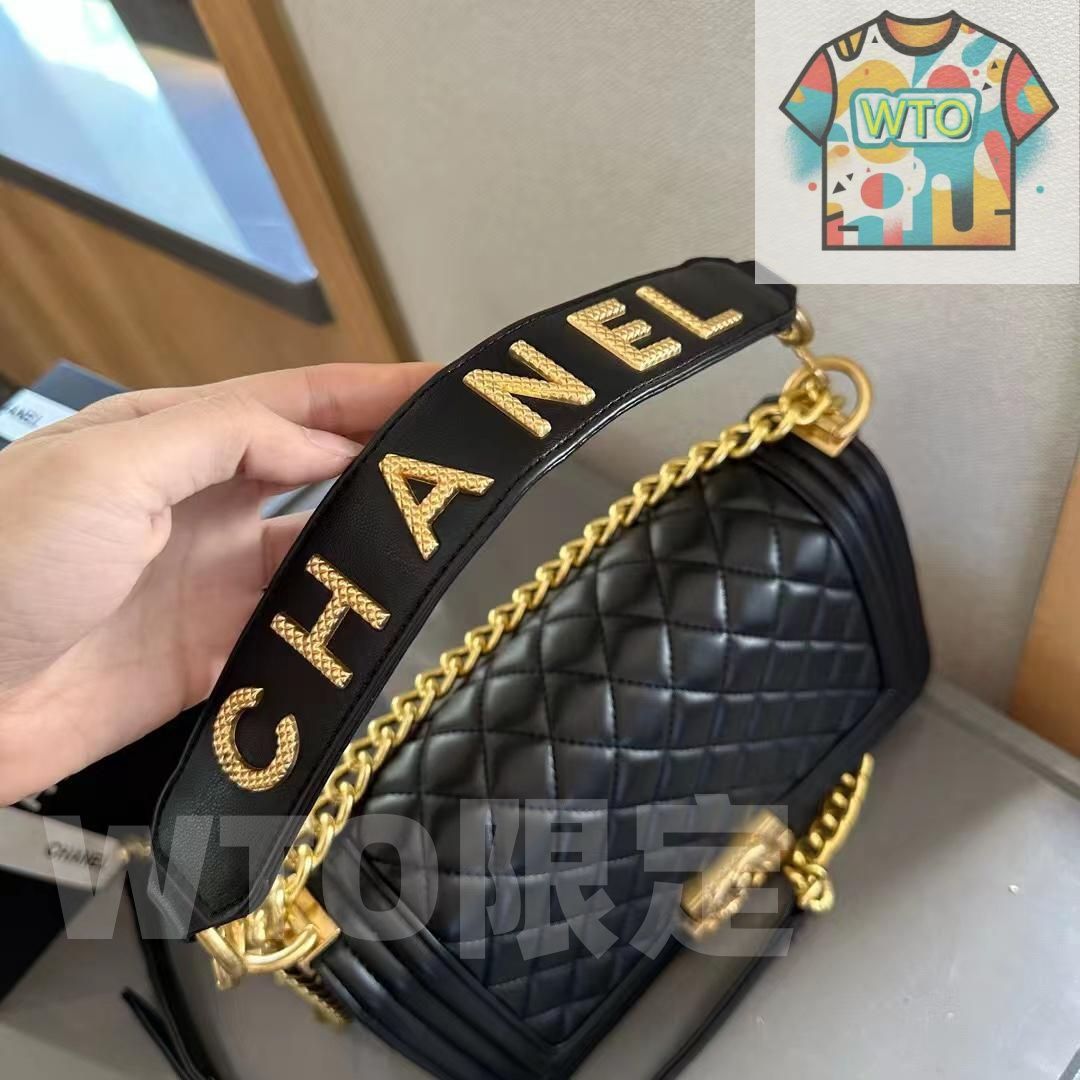 CHANEL ブラック ボディバッグ 美品 CHANEL シャネル ショルダーバッグ 黒｜本日限定特価｜新品