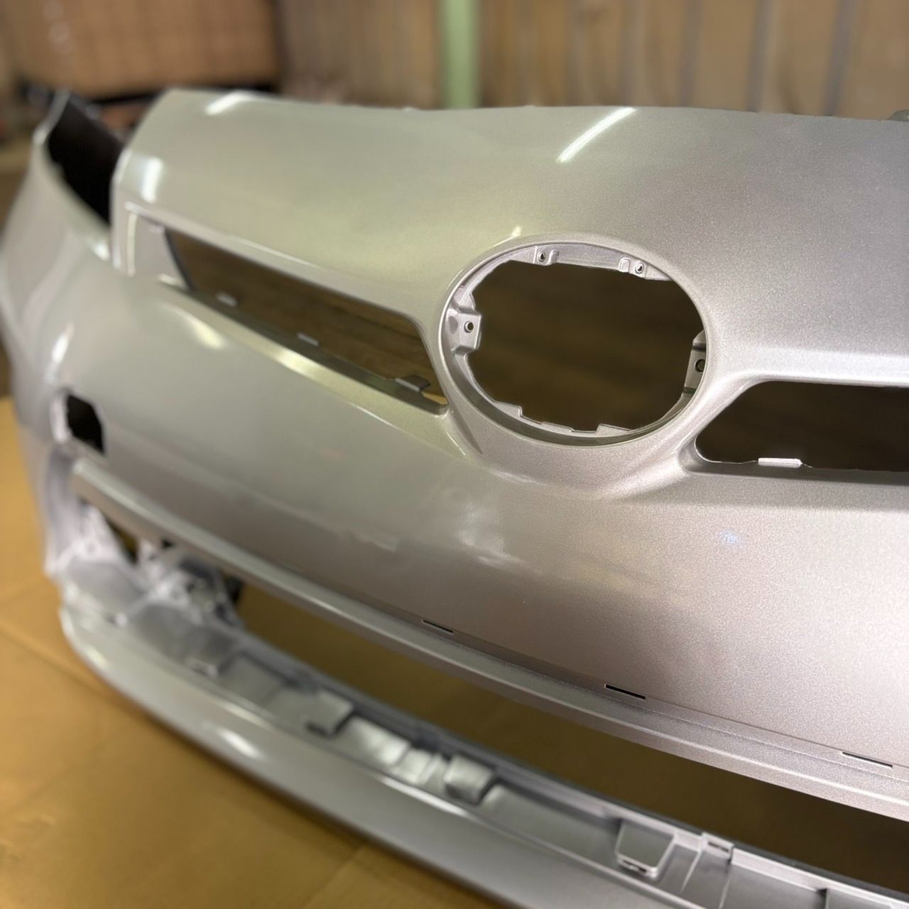 TOYOTA 30系/30プリウス後期 フロントバンパー/シルバー 社外品 【P30