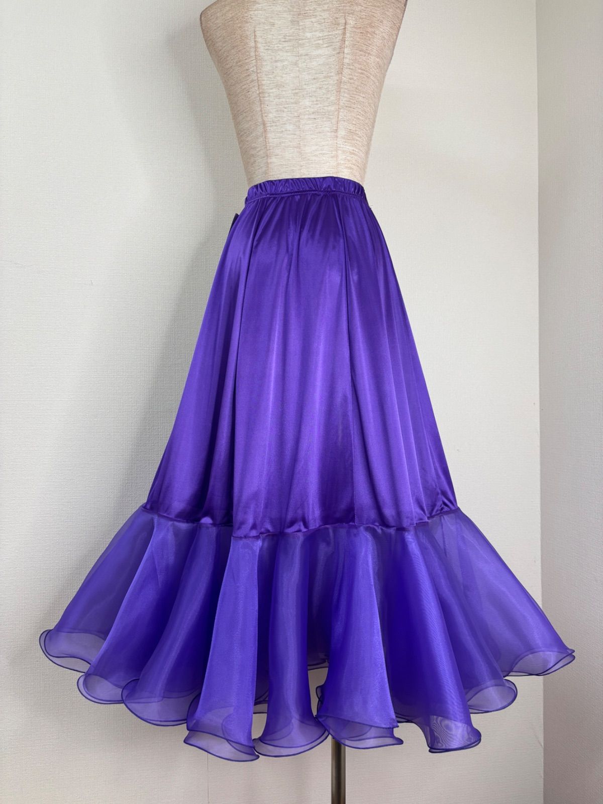 【チャコット　ロイヤルダンス】レディースS　スカート　紺地に総柄　日本製 チャコット ロイヤルダンス】レディースS スカート 紺地に総柄 日本製