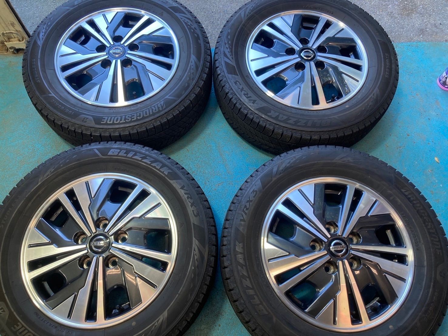 中古スタッドレスセット セレナ C28 15インチ 純正 5.5j +45 PCD114.3 
