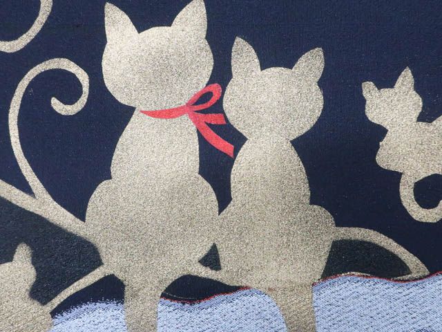 【着】19355o 袋帯　オリジナル　太鼓柄　三日月にネコと蝶　着物 TSUMORI CHISATO 京袋帯 ねこ 刺繍 黒 帯単品 京袋名古屋帯