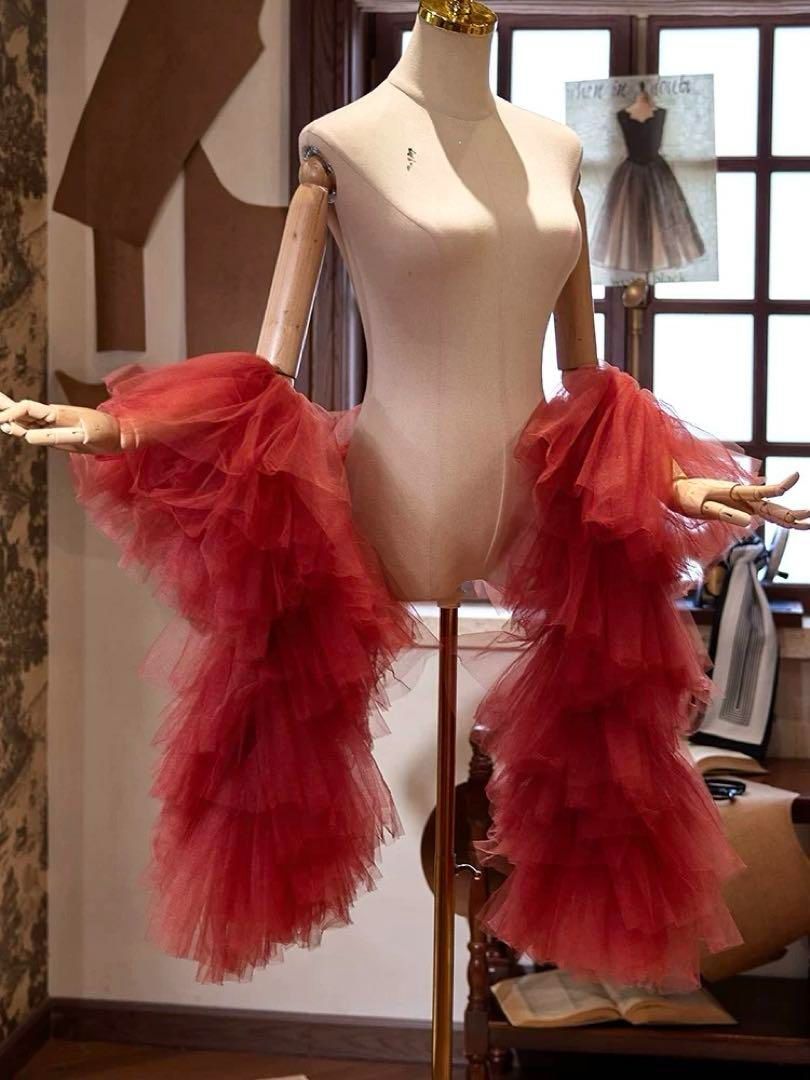 フリルかゴージャスなソフトチュールのショール レッド