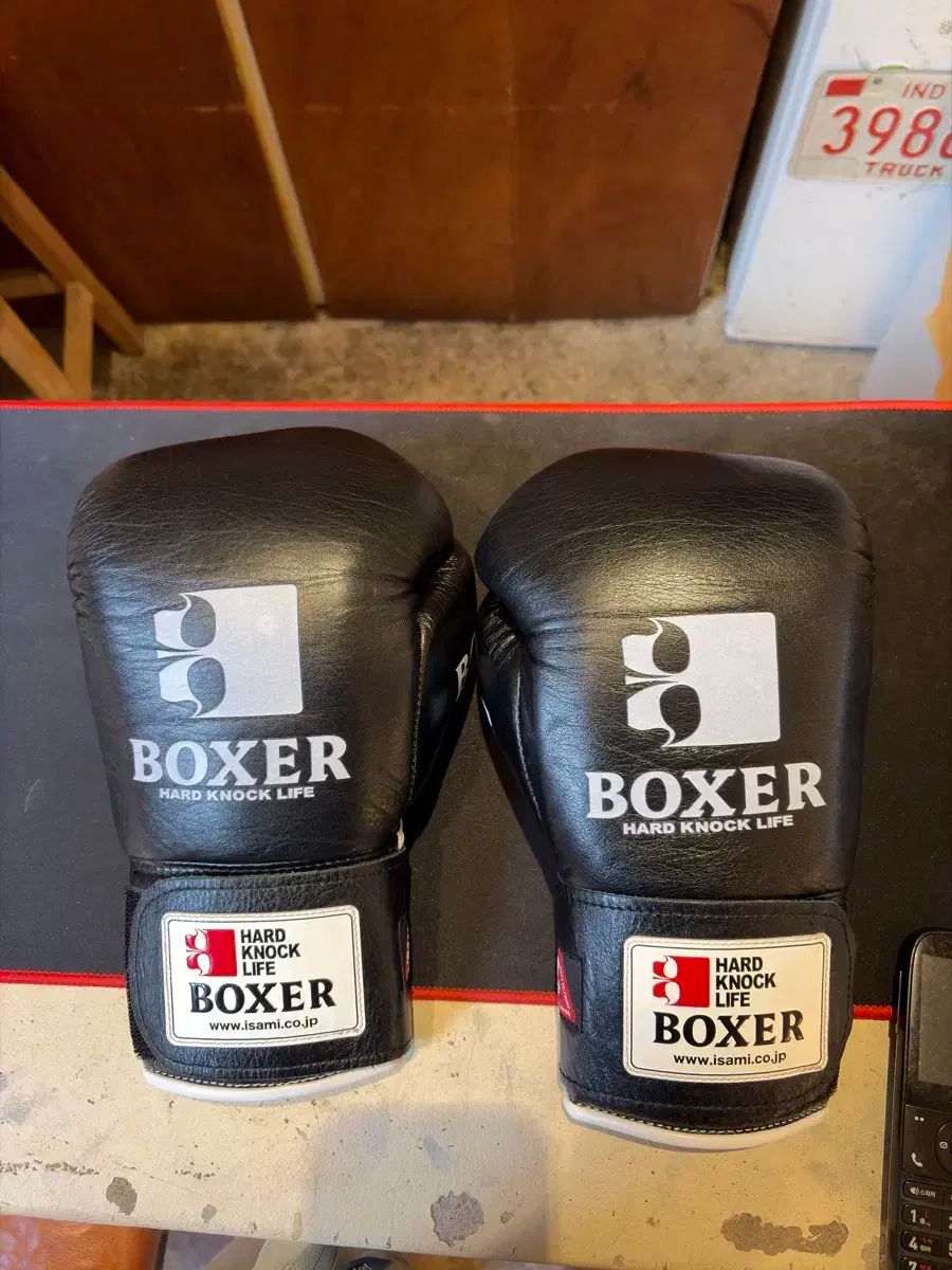 ISAMI ボクシンググローブ 10 oz ブラック バックル イサミ