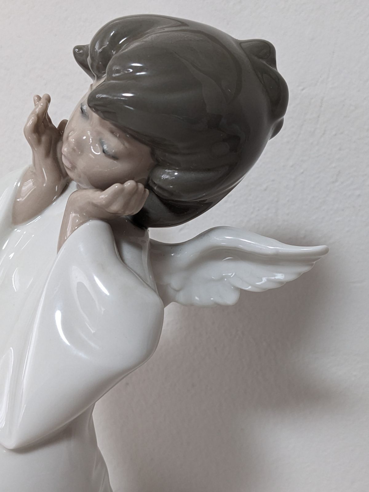 リヤドロ磁器人形天使の考えごと