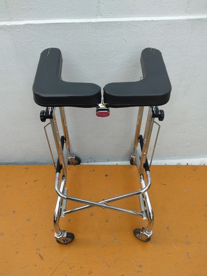 送料無料 一部地域を除く ワケアリ 星光医療器製作所 アルコー1S型 歩行器 KM-25-0917-13