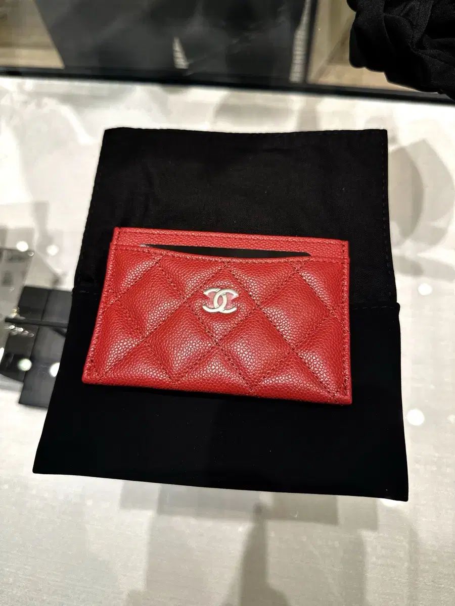 ♥ Chanel シャネル 25K クラシック カードウォレット キャビア 赤 金具 AP02