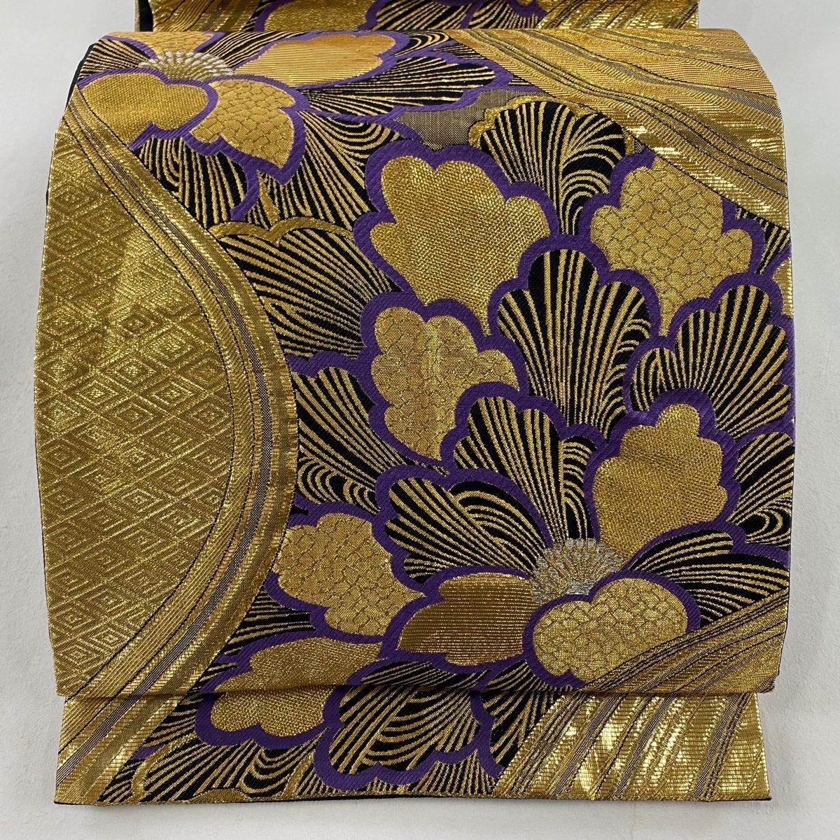 袋帯 秀品 振袖向き 花 入子菱 金糸 箔 金色 全通 正絹 【中古