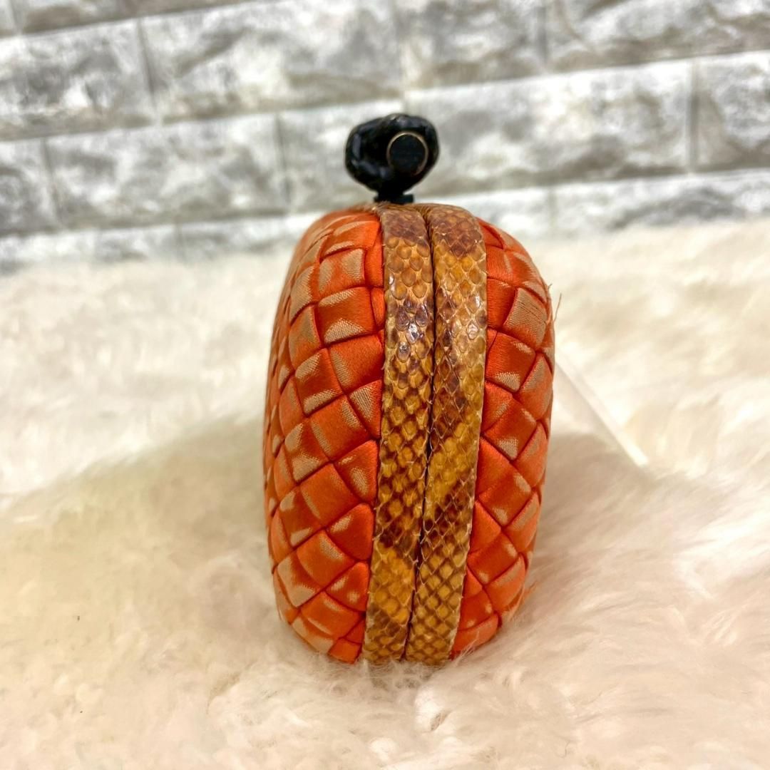 BOTTEGA VENETA ボッテガ ノット クラッチバック イントレチャート