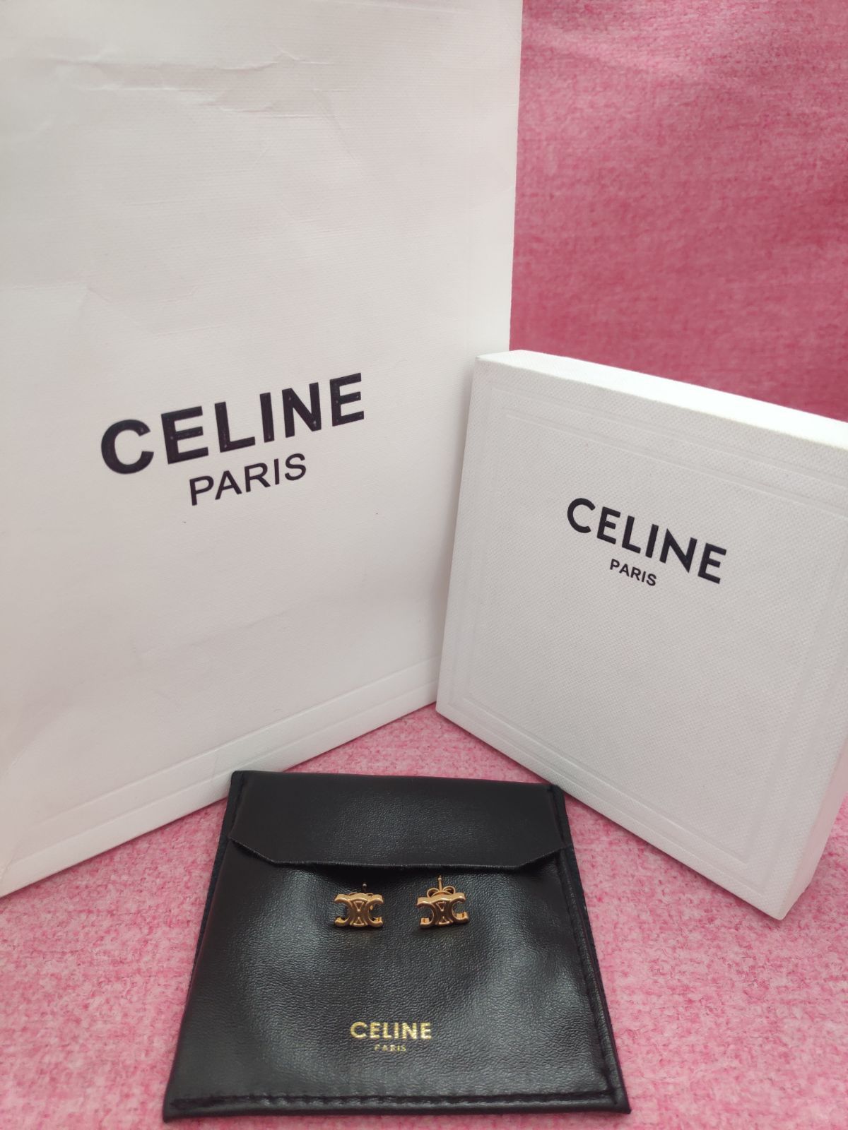 超人気🌸CELINE・セリーヌ　ピアス　金色　トリオンフ スタッズ ピアス　メンズ用✜レディース用　極美品　新品