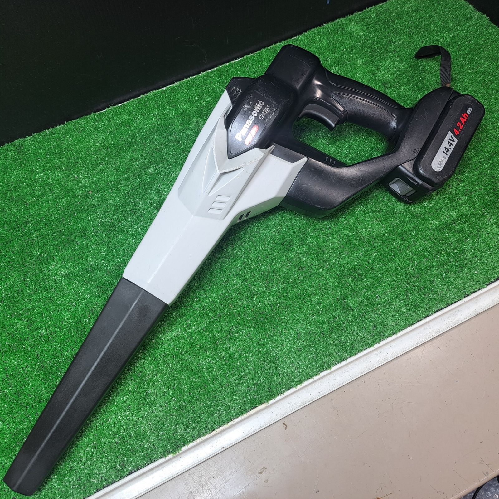パナソニック Panasonic コードレスブロア EZ37A1 14.4V4.2Ahバッテリー付 岩槻店