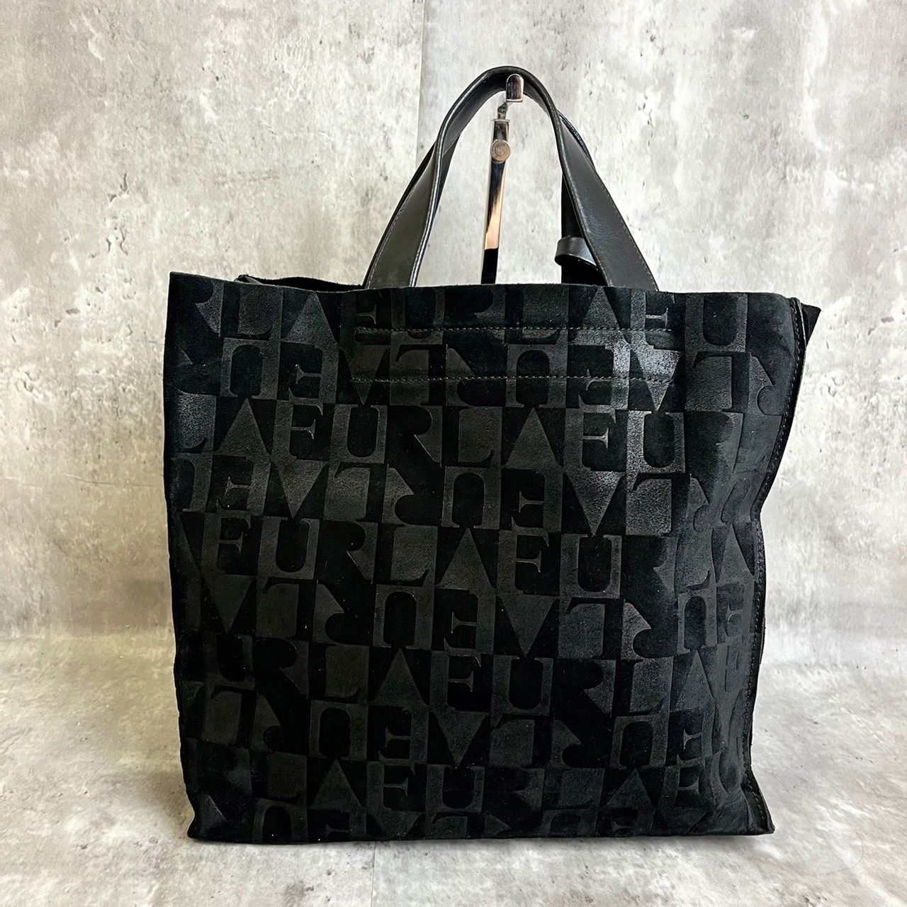 ✨良品✨ FURLA フルラ トートバッグ ハンドバッグ 総柄 ロゴ型押し 