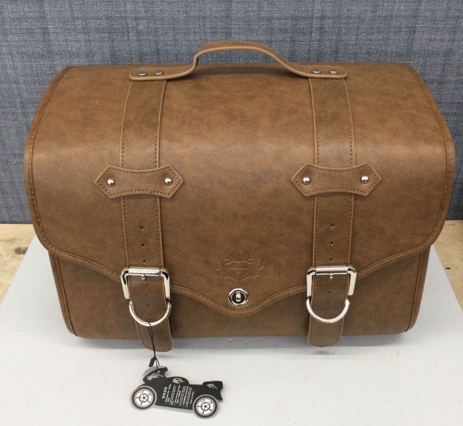 【人気セール，爆買い】 美品 FACSER バイク用バッグ シートマウント ブラウン シートバッグ