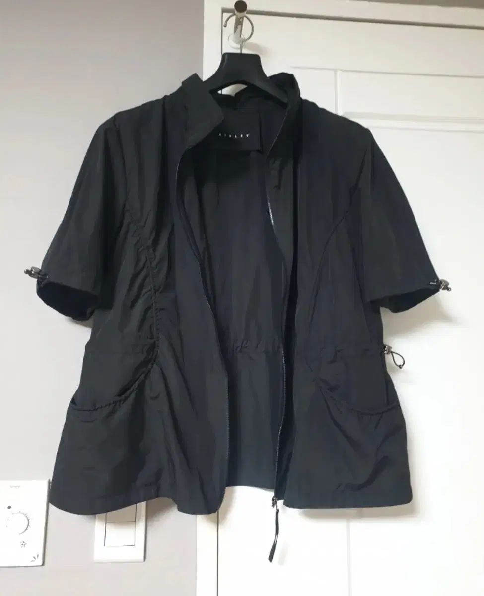 商品 SISLEY シスレー 本部 シャーリング 半袖 防風 100 黒