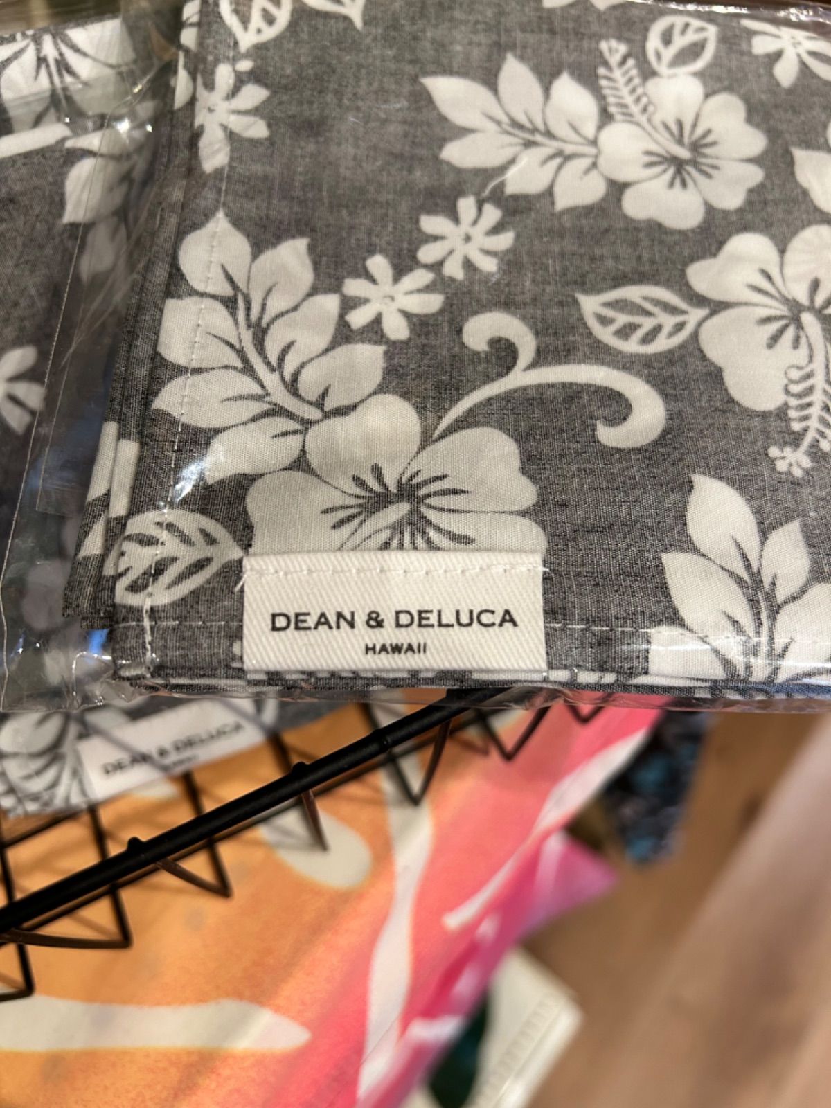 DEAN & DELUCA ⭐︎Hawaii⭐︎ハンカチ 2e10b76a18306270b7895f6ab4d392