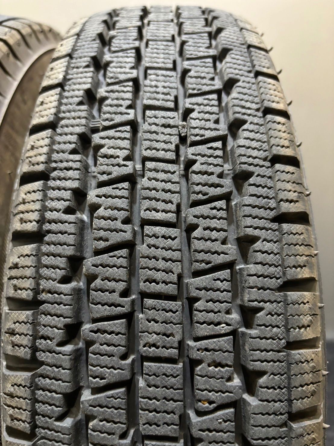 ★145/80R12 80/78N LT BRIDGESTONE/W300 22年製 キャロウィン 12インチ 4J +40 100 12H マルチ スタッドレス バリ山 4本 (南1-F771)