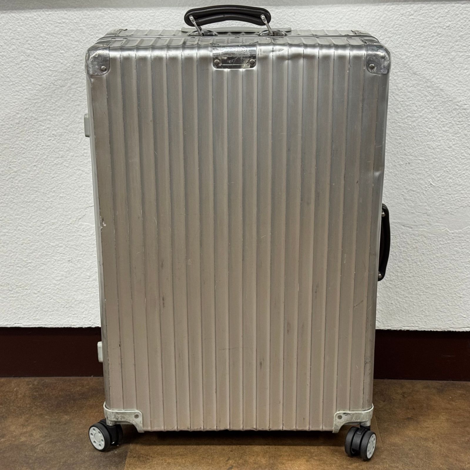 リモワ クラシック チェックインM サイズ 縦68cm横47cm幅26cm C4715