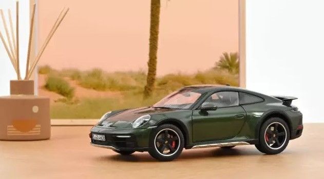 1|18 ポルシェ 911 ダカール 2025 オークグリーン