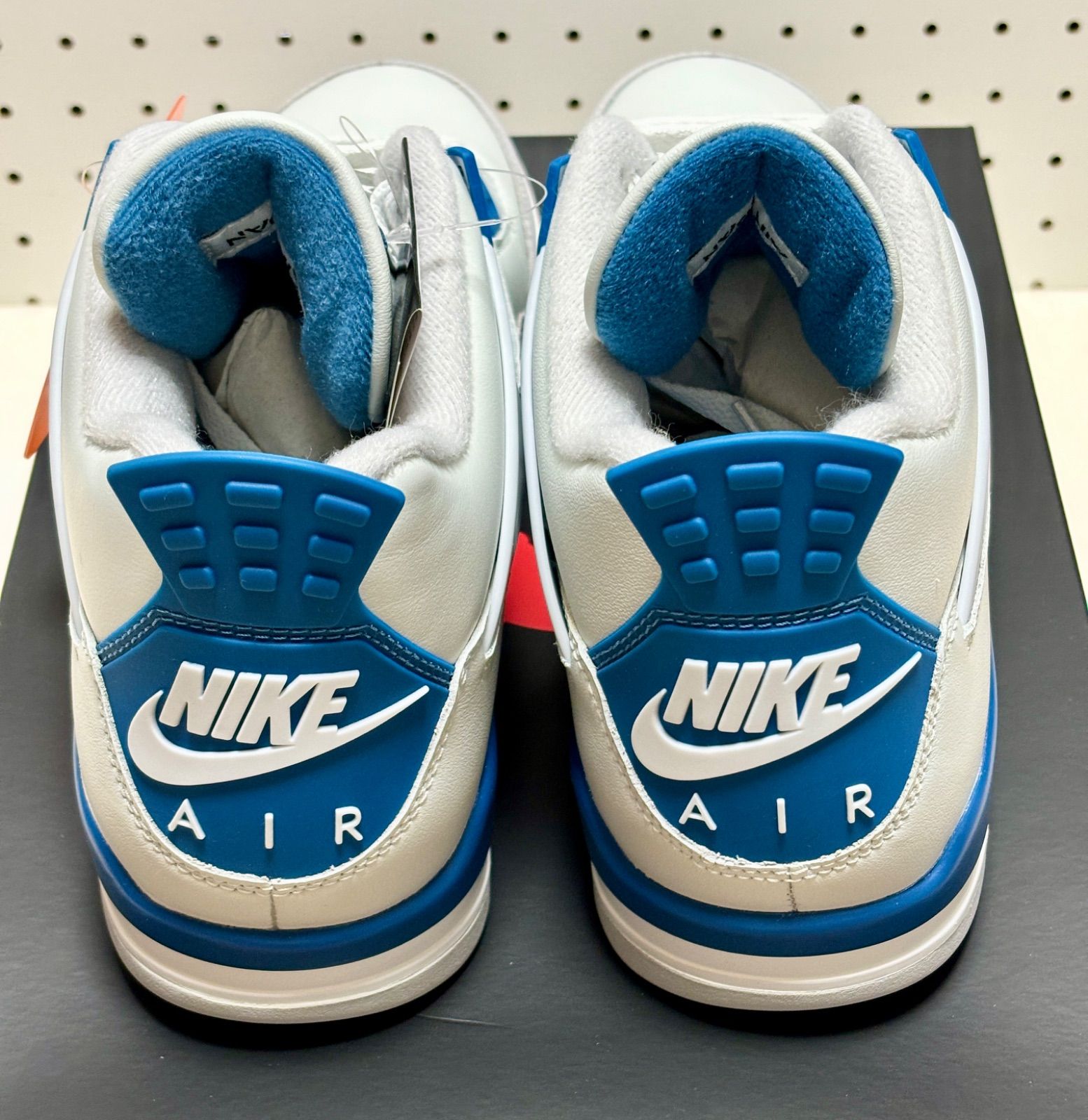 Air Jordan 4 Retro 