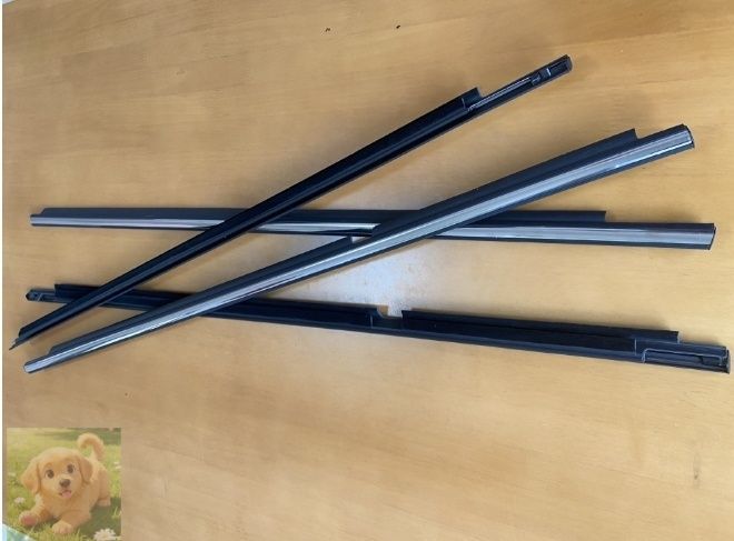 トヨタ ランドクルーザー 100系 ドアモール 窓ガラス 外側 ウェザストリップゴム 水切り モール 1台分4個セット 1998 - 2007年