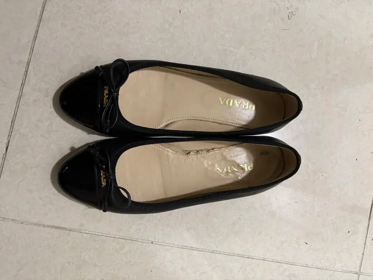 PRADA プラダ
