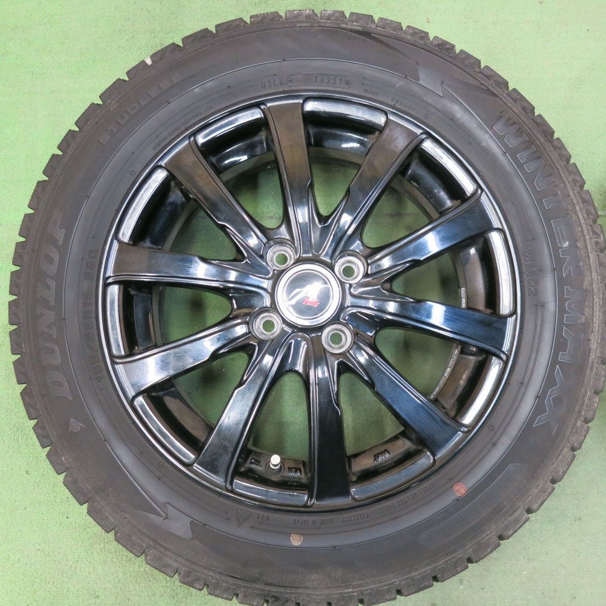 【バリ溝 国産 】175/65R15 ダンロップ ウィンターマックス WM02 Amazon | ダンロップ(DUNLOP) スタッドレスタイヤ 175/65R15 84Q