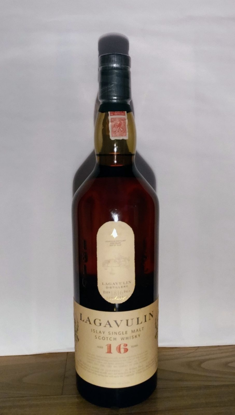 ラガヴーリン16年 2000年代 tax seal 有り - メルカリ