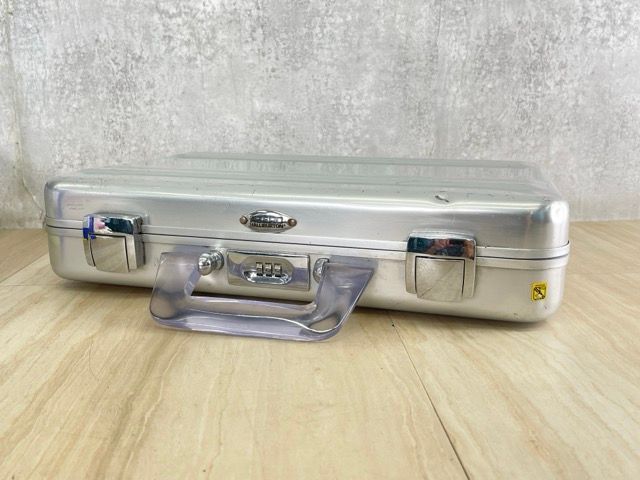 レア ゼロハリバートン アタッシュケース クリアハンドル 【中古